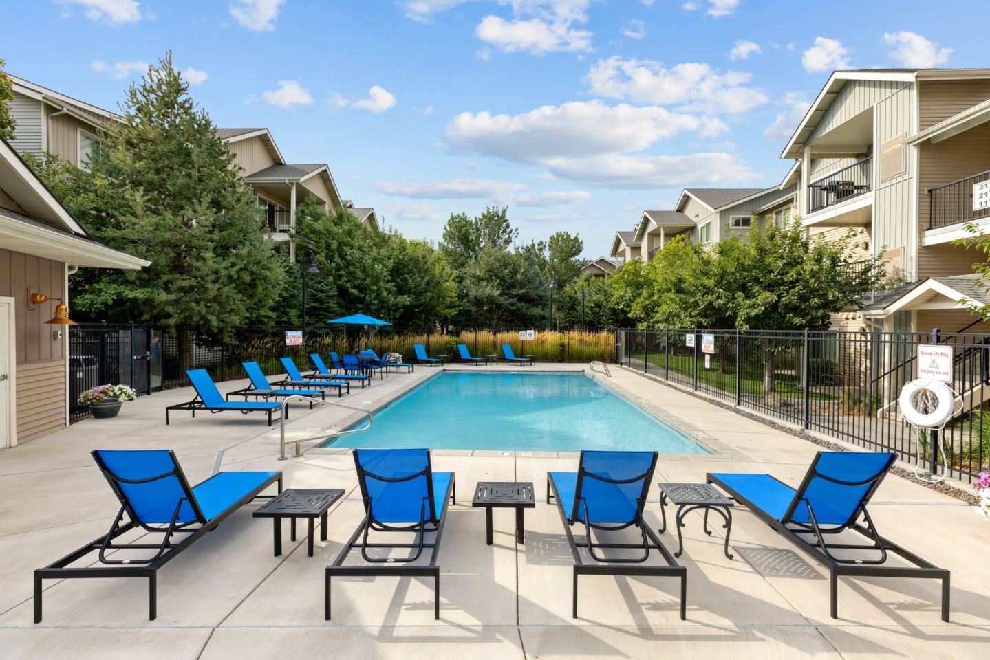 Island View Apartments Image 9