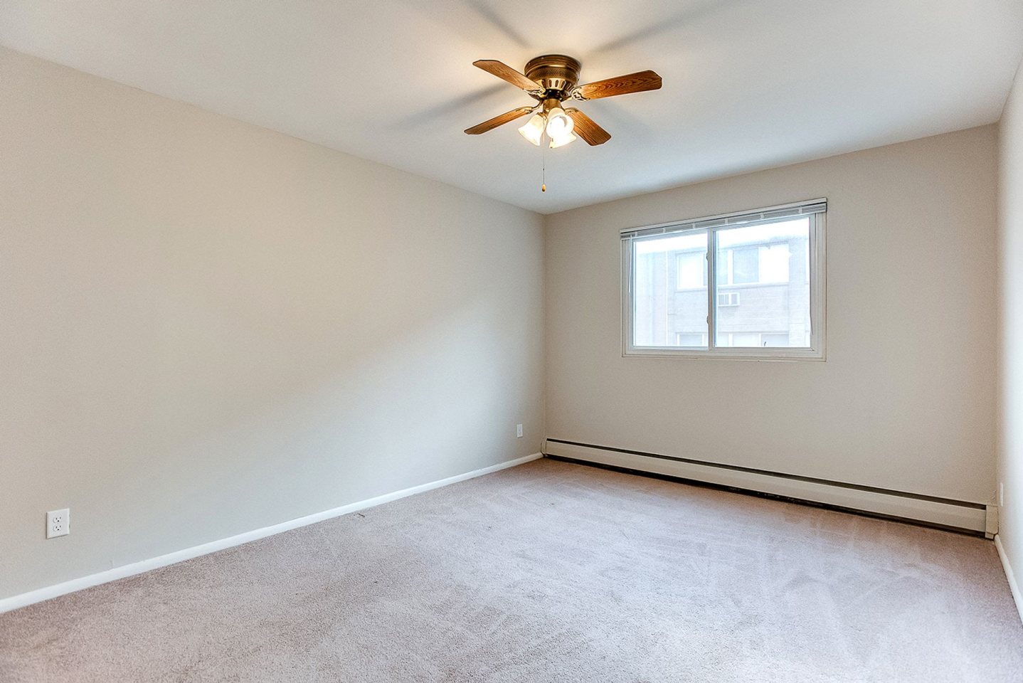 2421 Pillsbury Ave South Image 13
