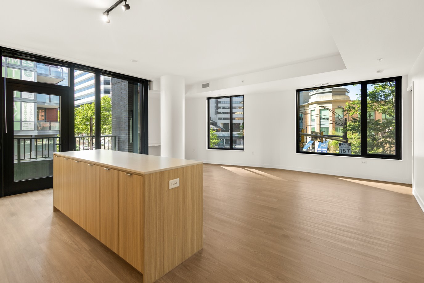 Solaire 7607 Image 16