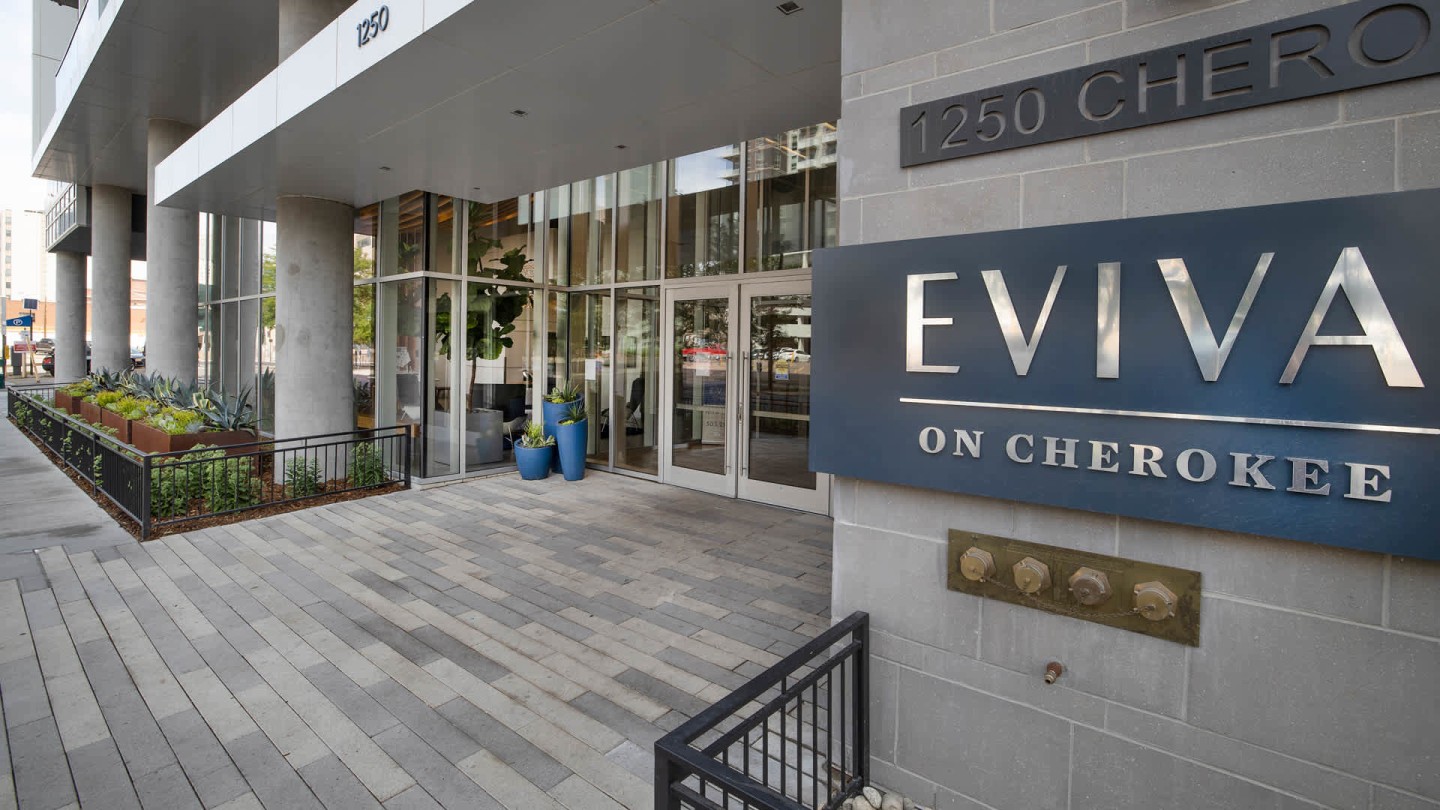 EVIVA On Cherokee Image 52
