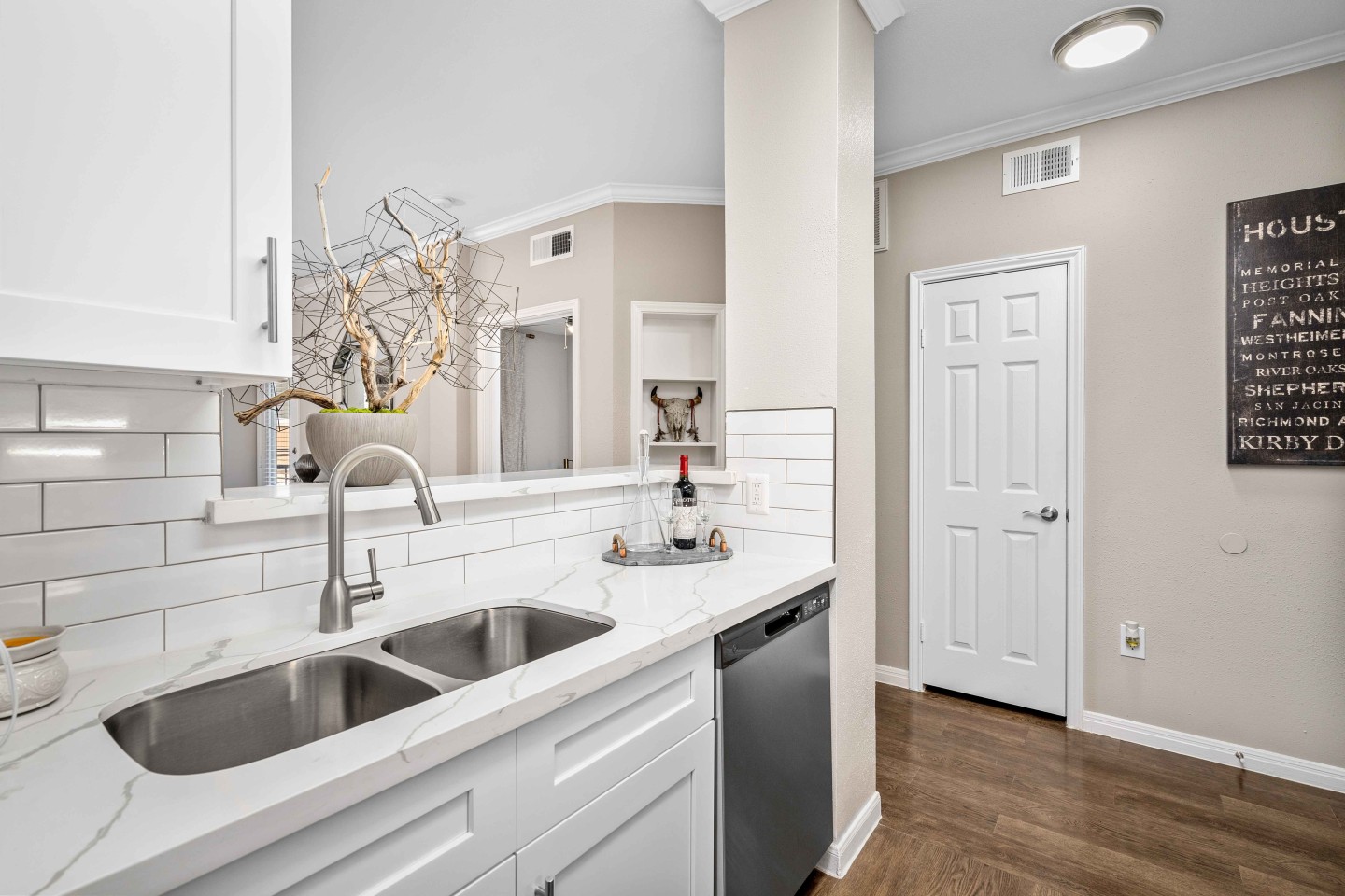 Gables Metropolitan Uptown Image 17