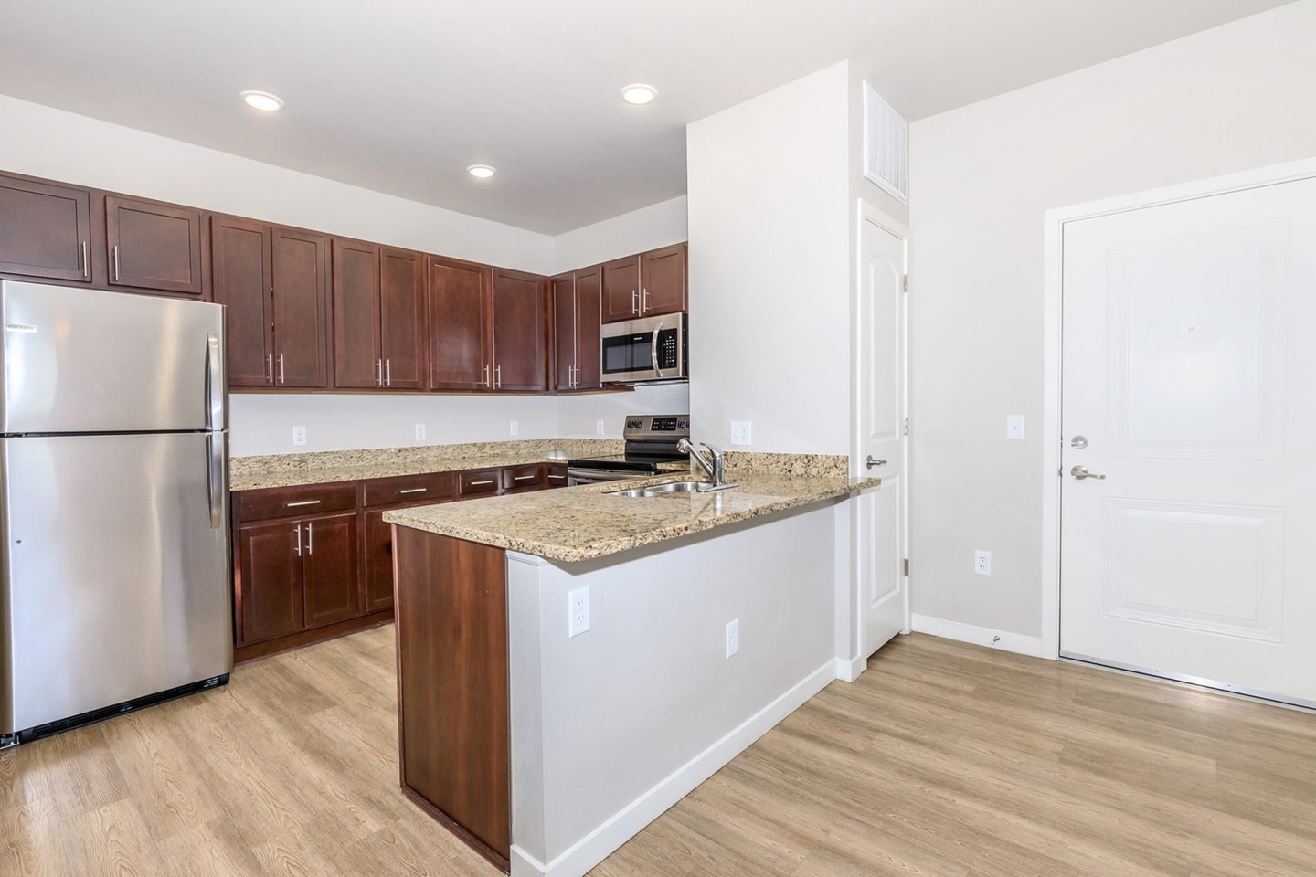 Polaris Peak Apartments Image 3