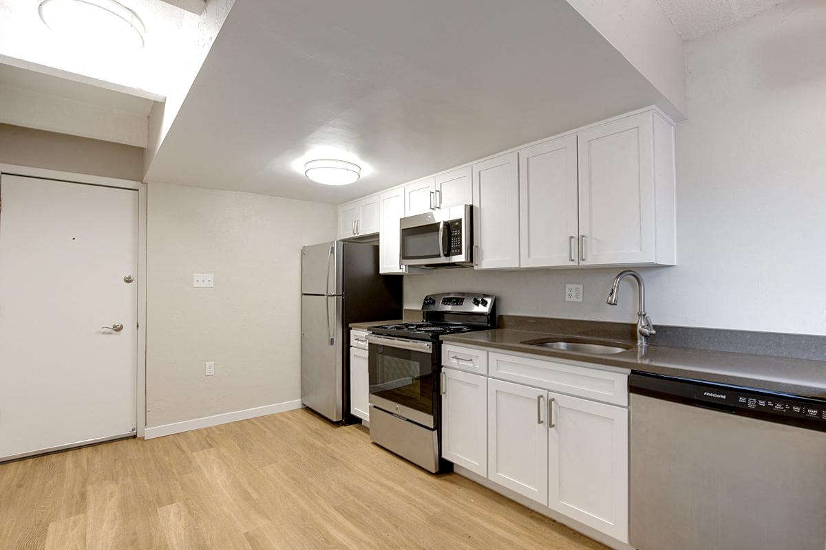 950 Lafayette Image 21
