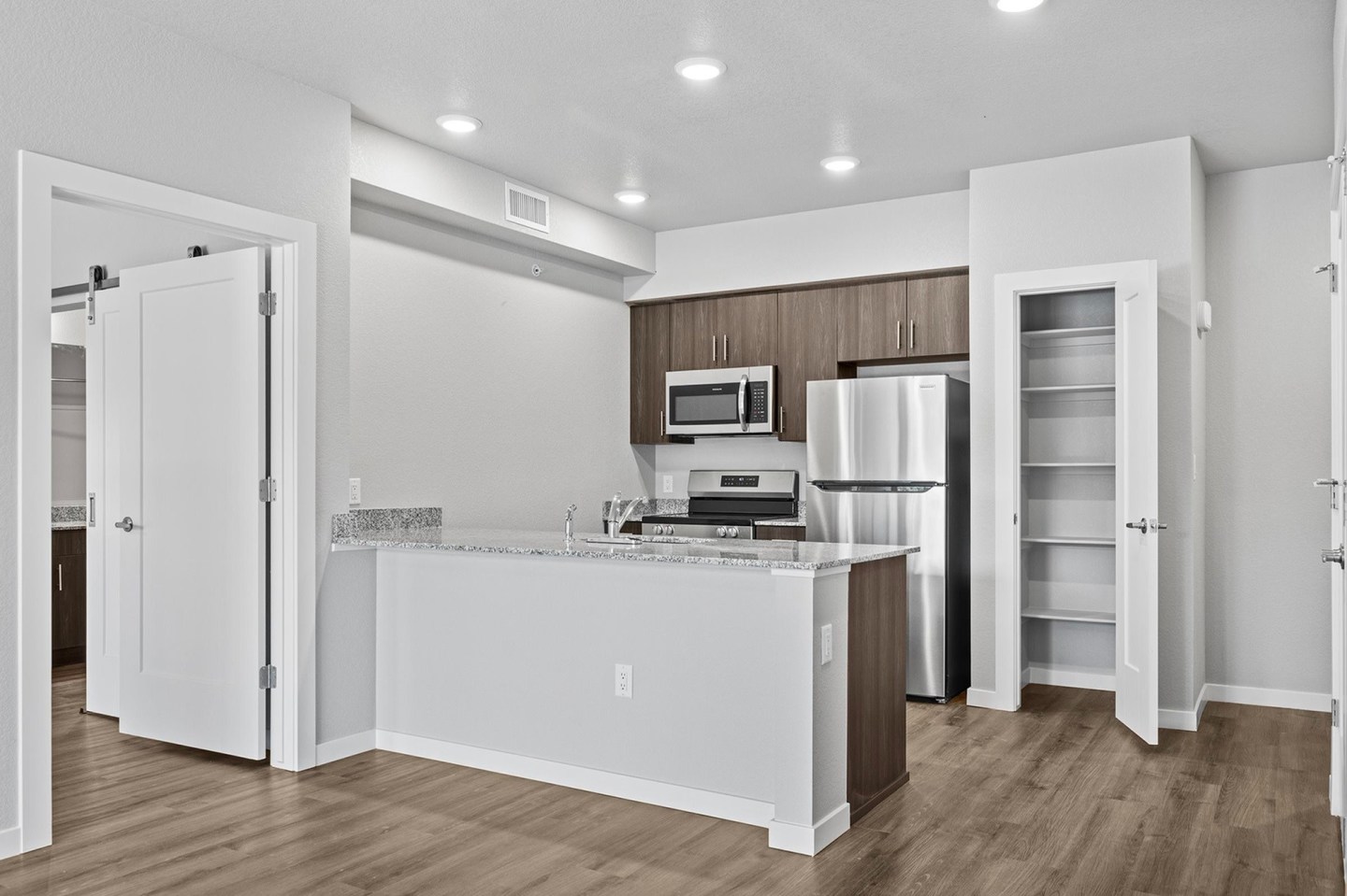 Prospector Apartments Image 39