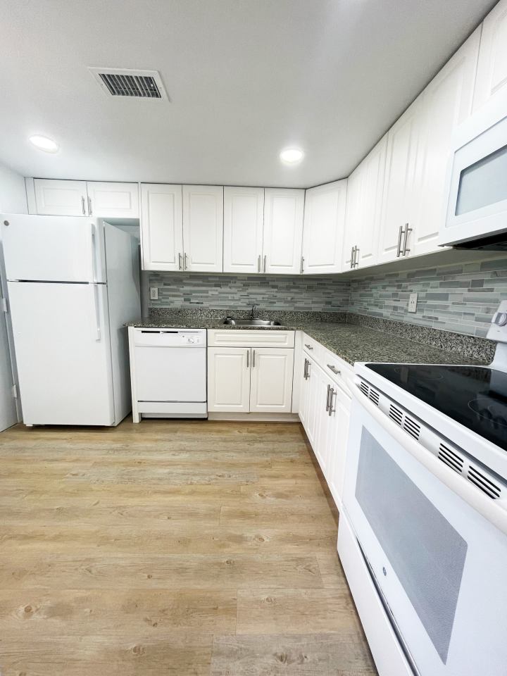 Colony at Dadeland Image 13