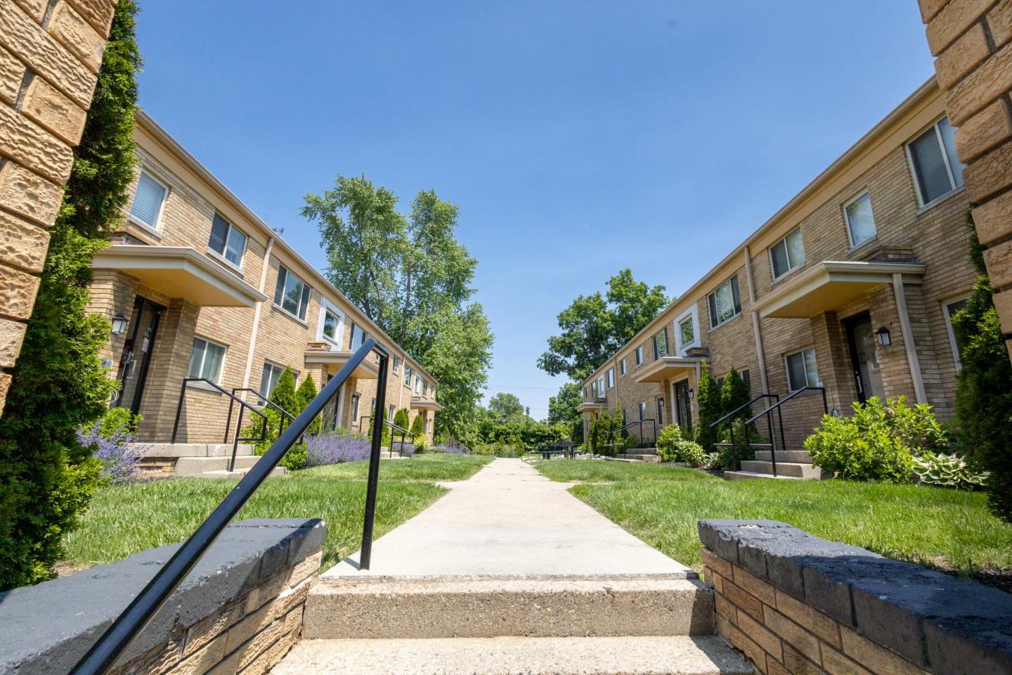 Monon Living Image 94
