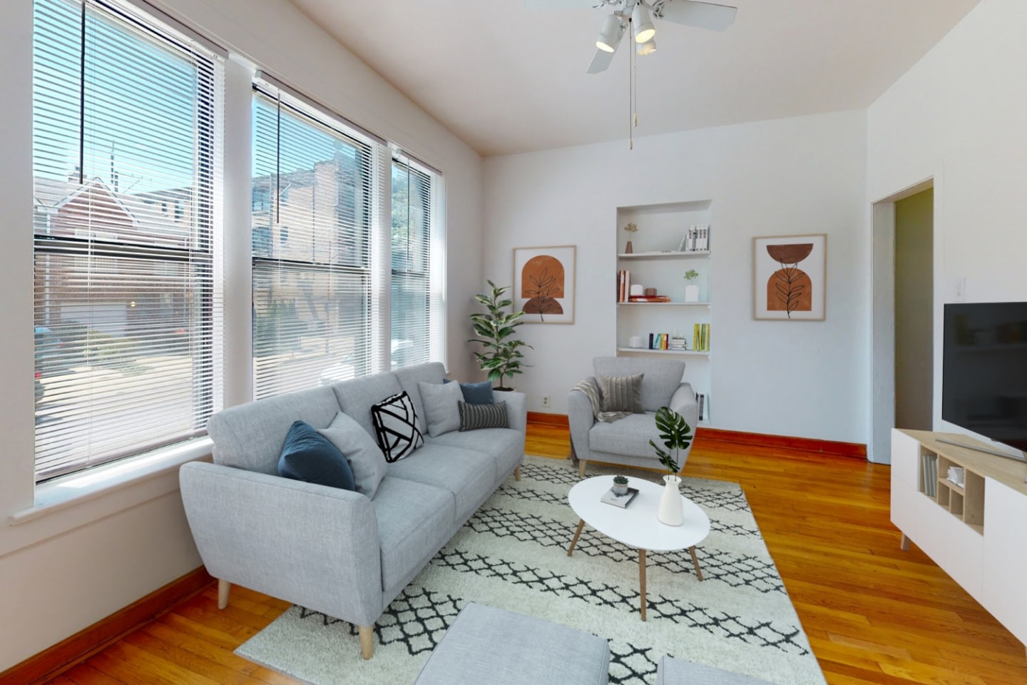 1018 E. 54th Street Image 1