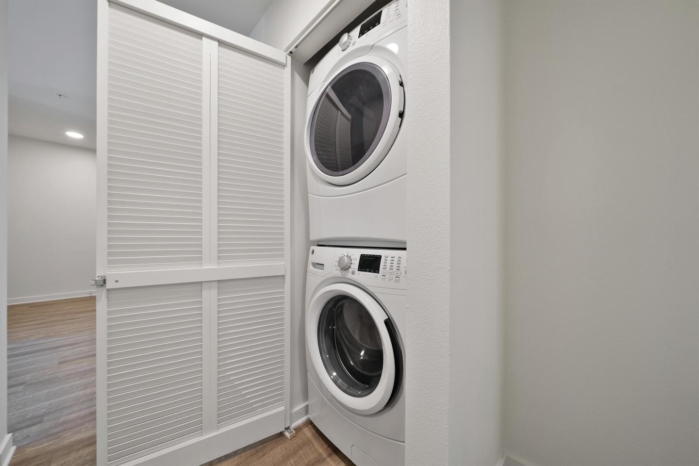 Prisma Apartments Image 33