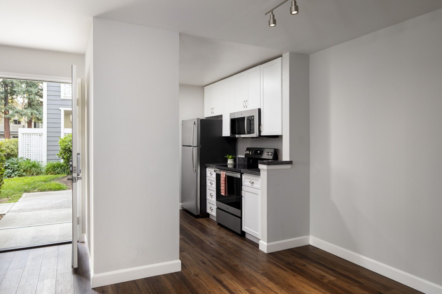 Alderwood Apartments Image 9