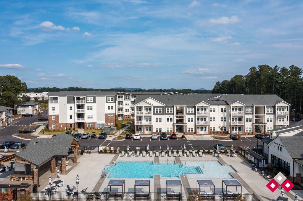 Summit at Hendersonville Image 29