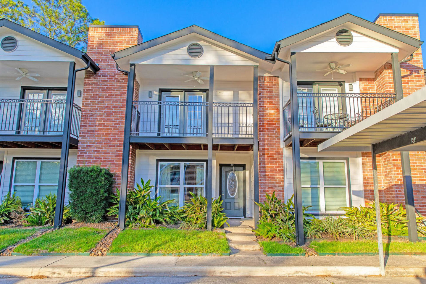 Roundhill Townhomes Image 7