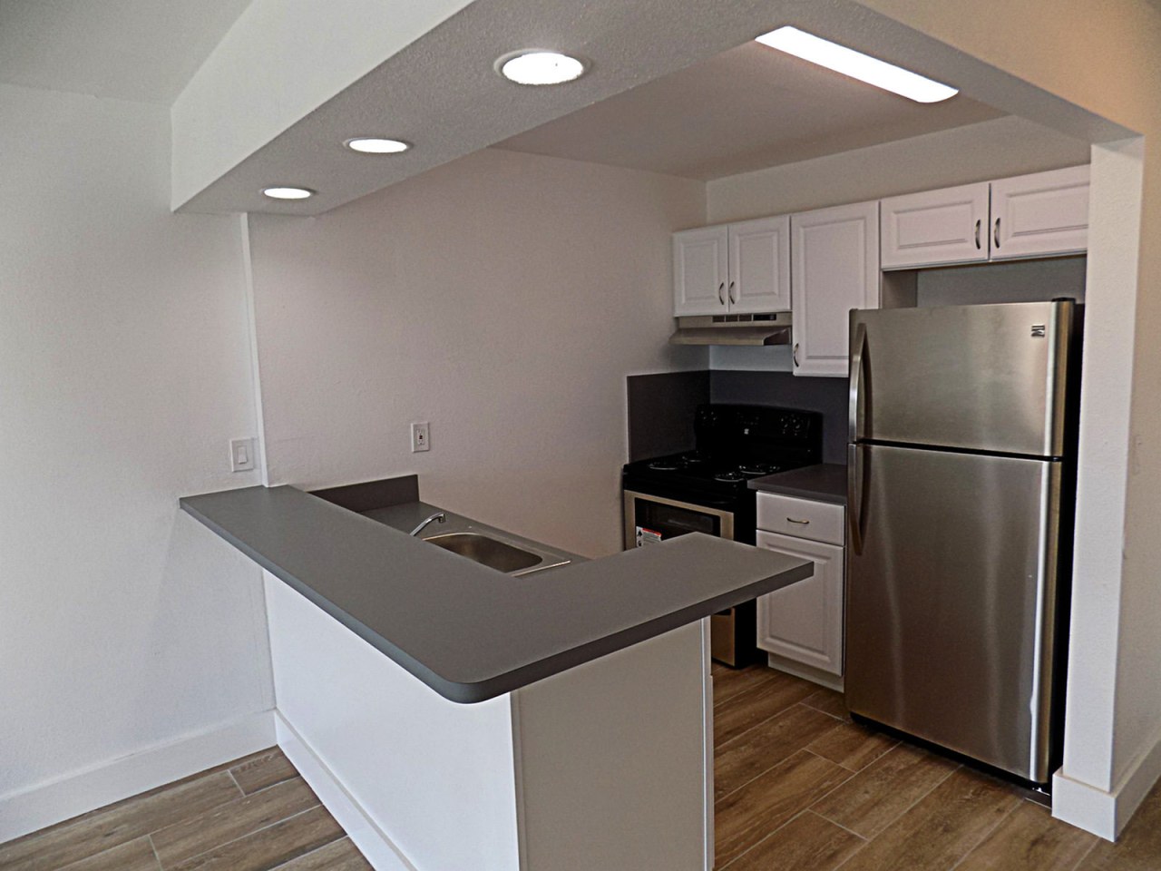 Miami Shores Luxury Apartments Image 25
