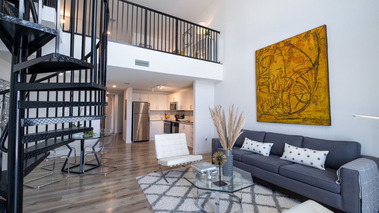 Hollywood East Luxury Apartments Image 17