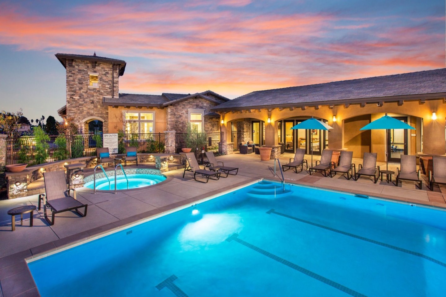 Hollister Village Image 2