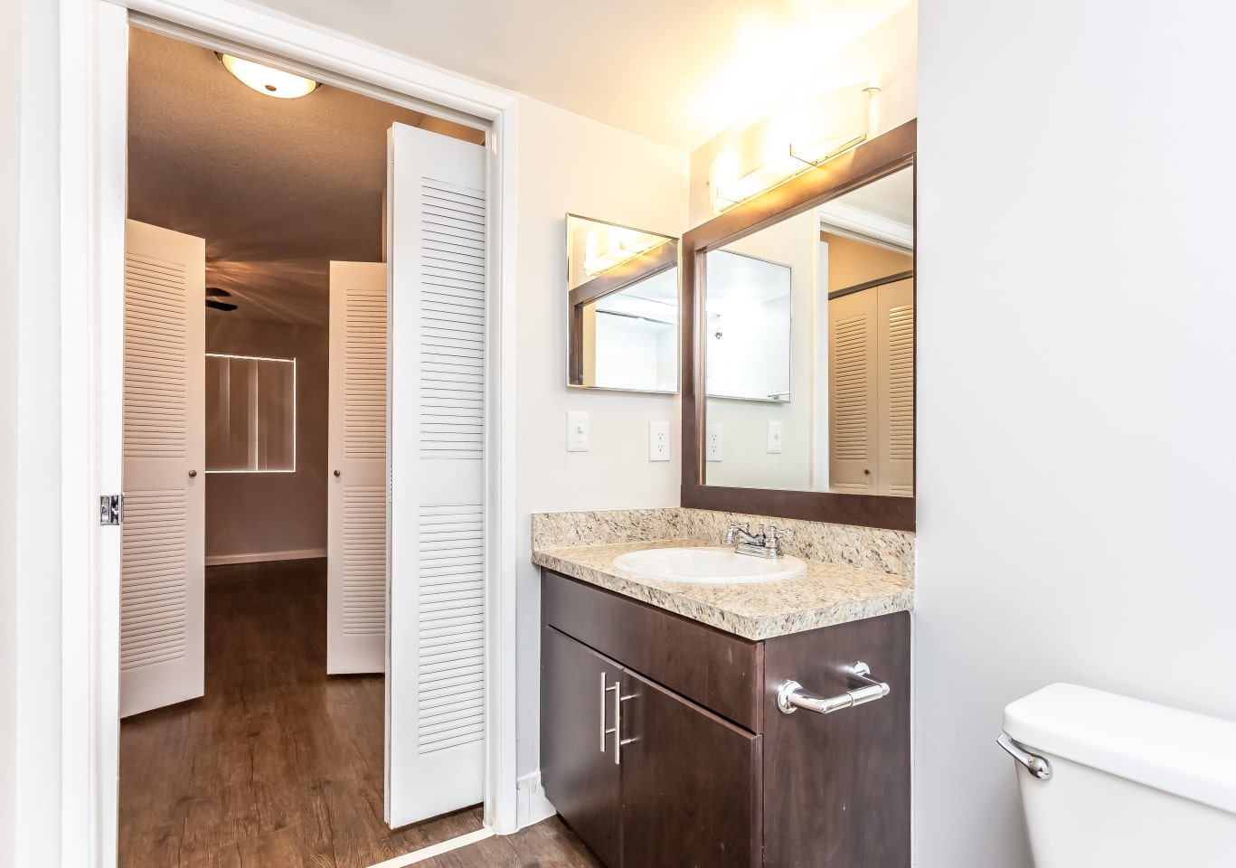 Sunset Gardens Apartments Image 32