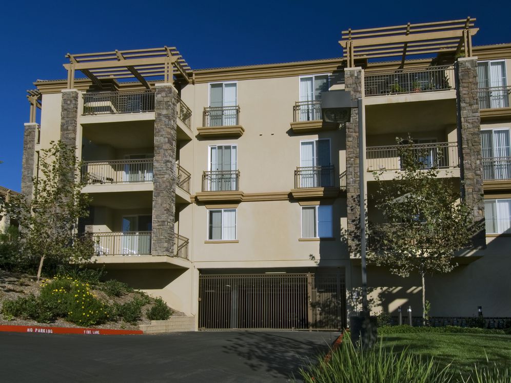 Avalon Thousand Oaks Plaza Image 36