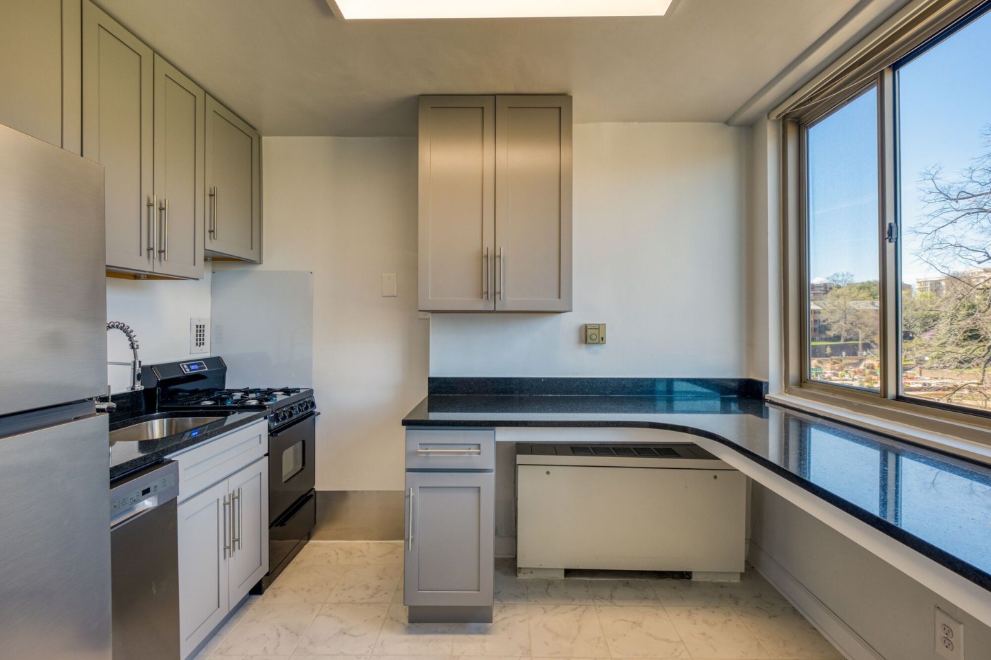 2112 New Hampshire Avenue Image 10