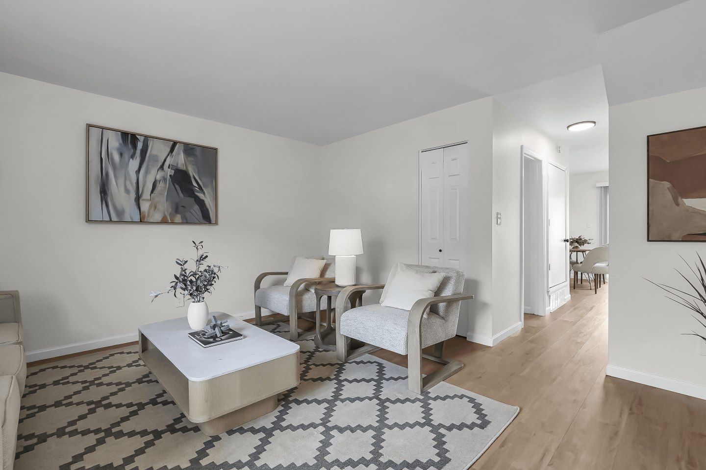 1289 | A Rental Condo Community Image 4