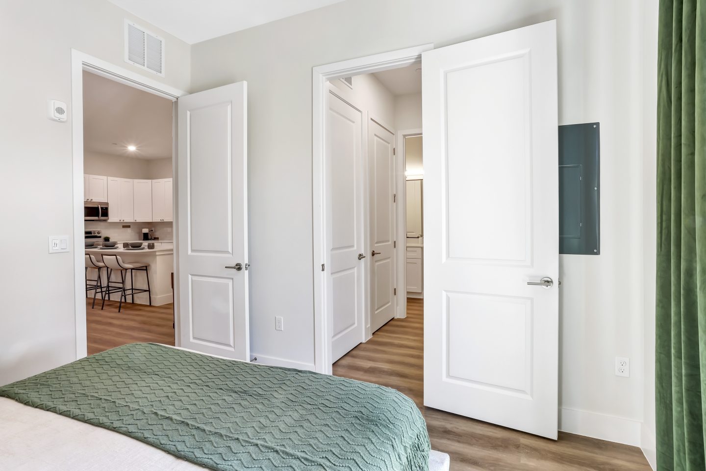 Smith + Main Boutique Living Image 4
