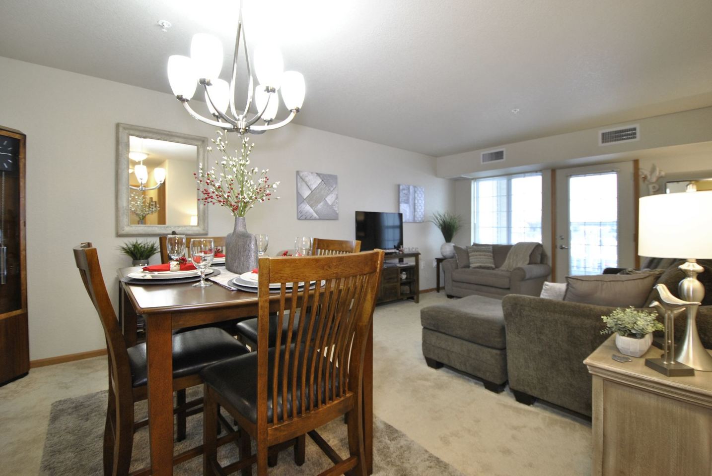 Senior Living - Grandhaven Manor 2 Image 3