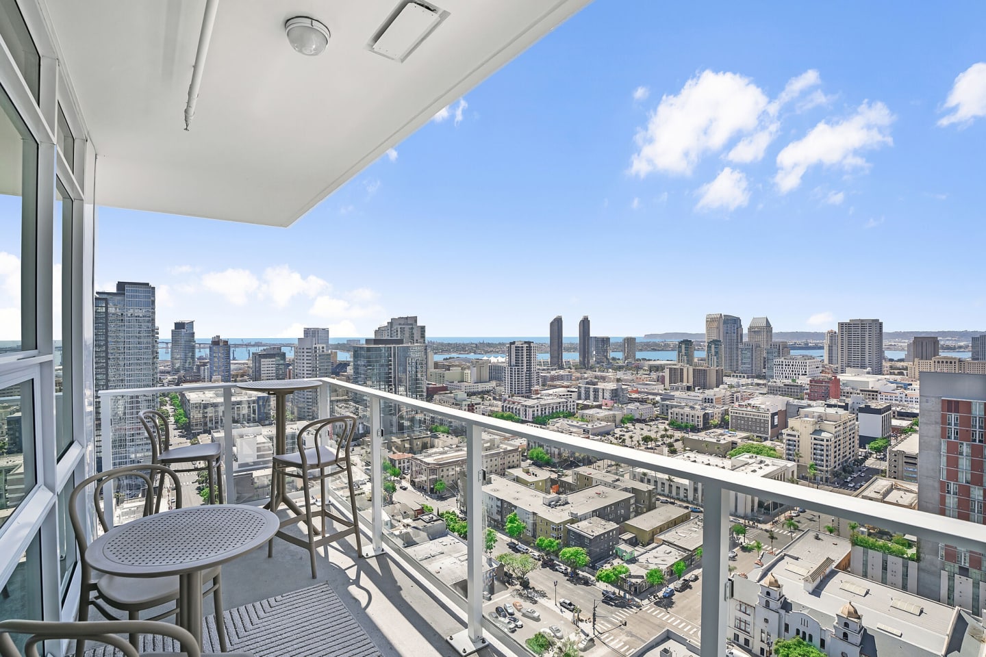 Broadway Towers Image 22