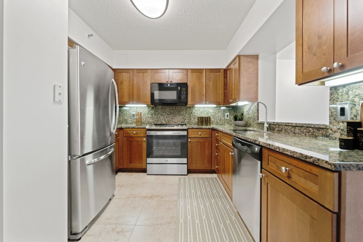 Bethesda Place Image 4