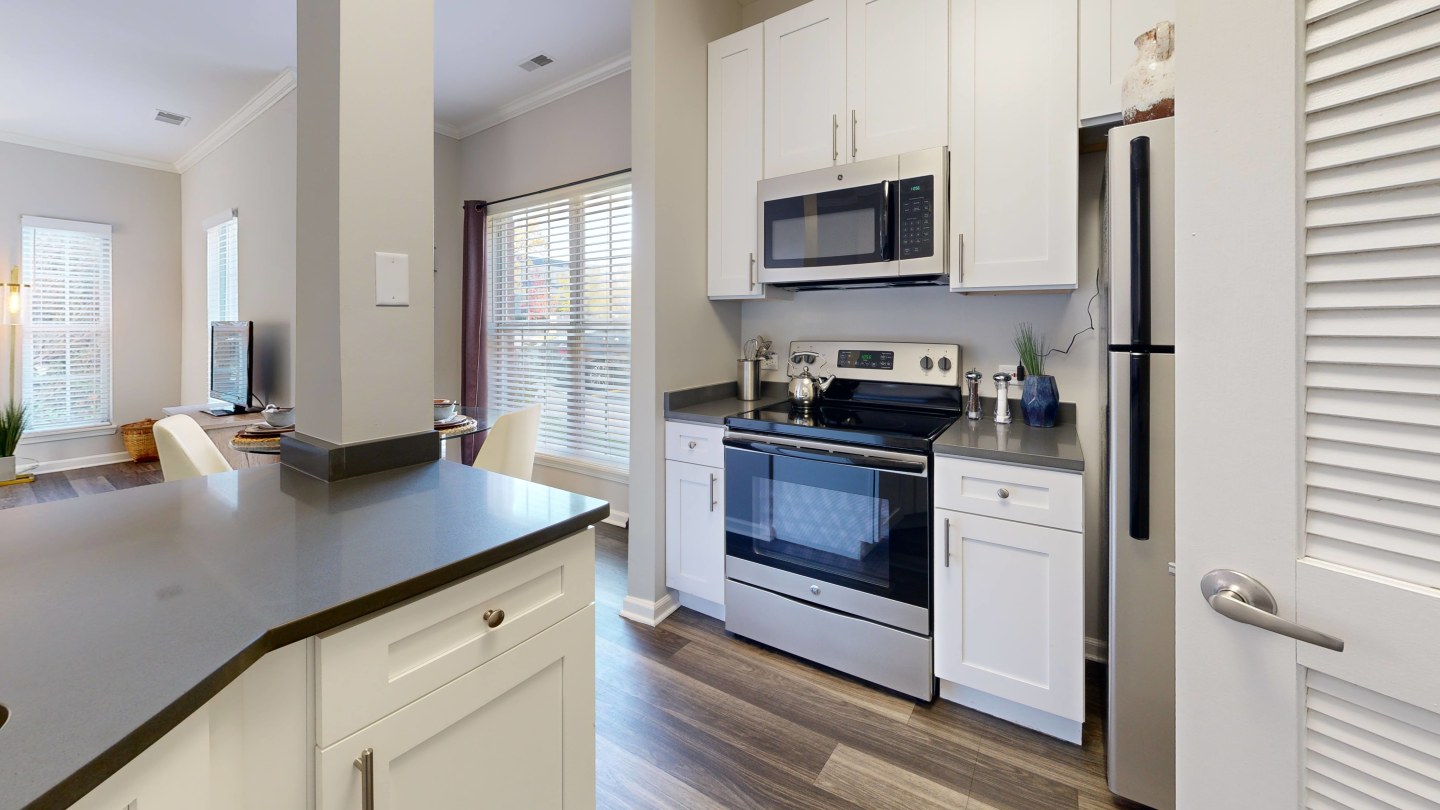 Dwell At Naperville Image 4