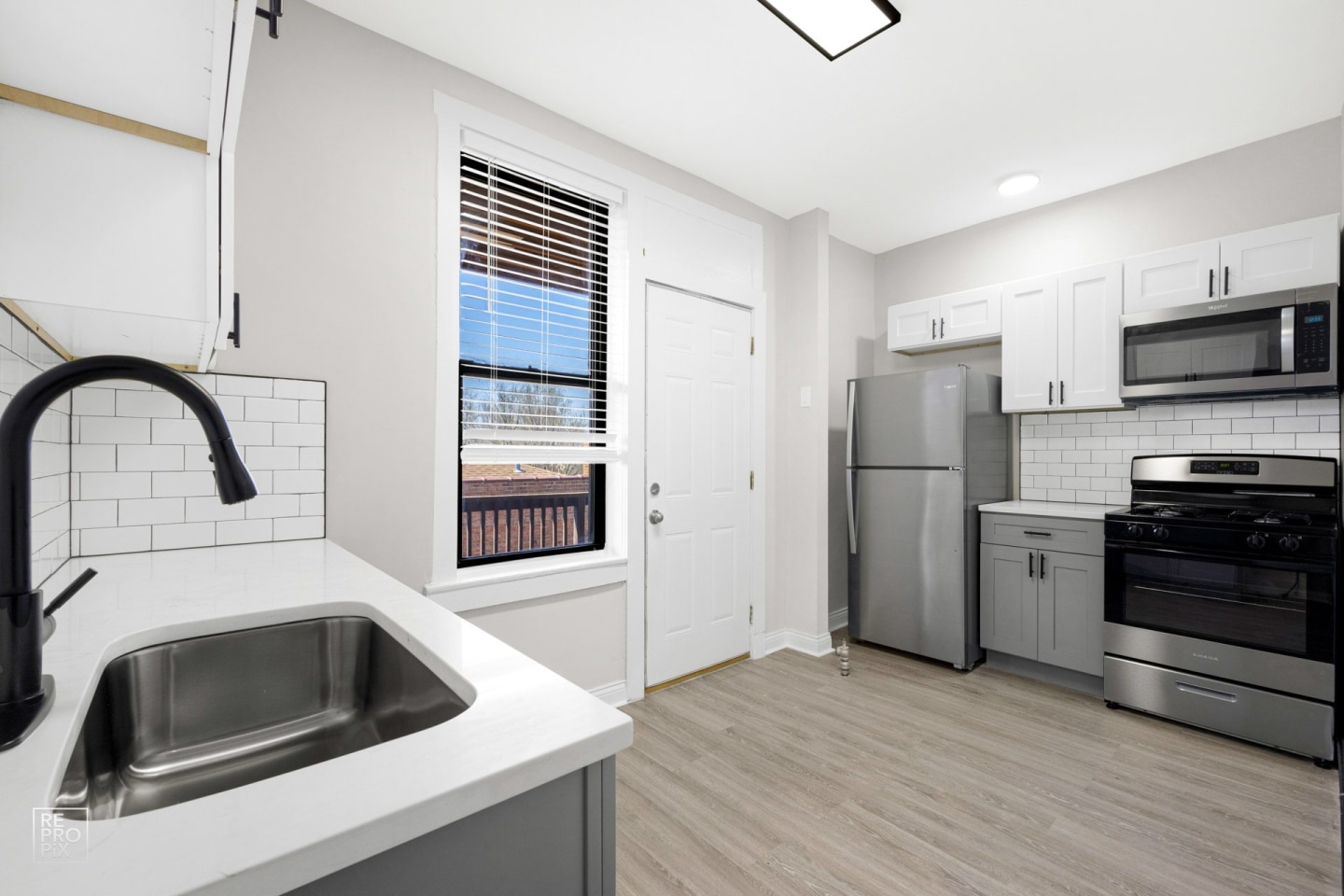 2826 E 76th Pl Image 1