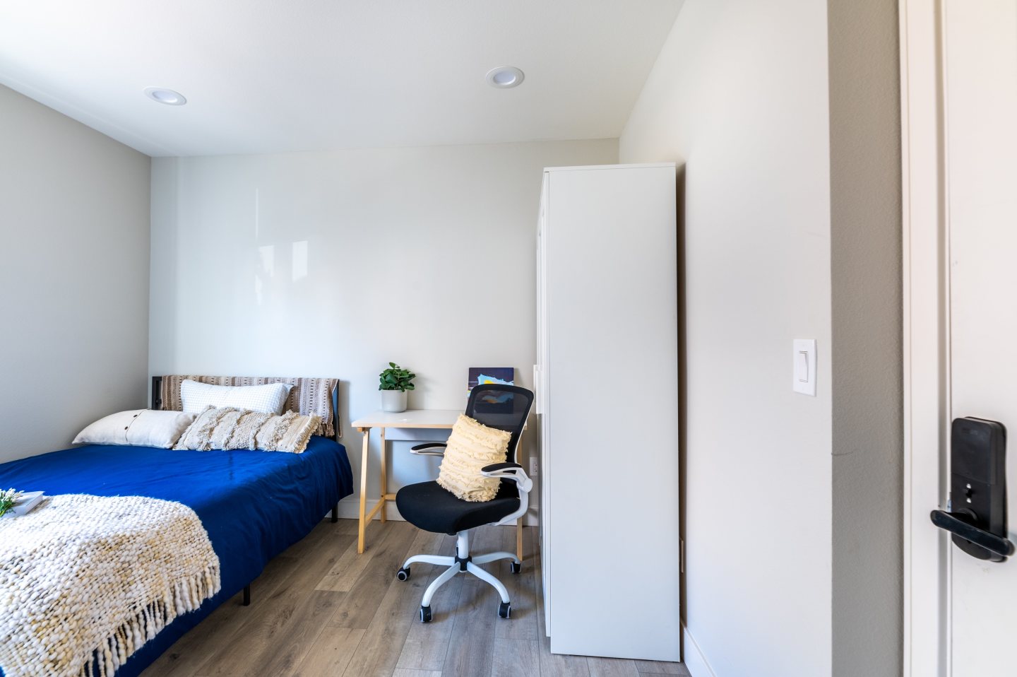 1458 37th Place - Co-Living Image 17
