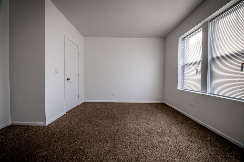 1101 N LeClaire Ave Image 9