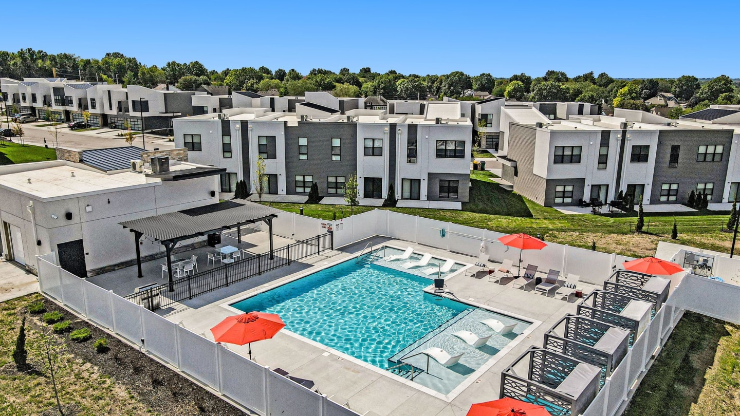 Vanguard Villas Image 3