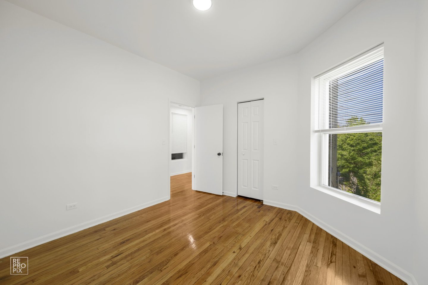 5718 S Wabash Image 14
