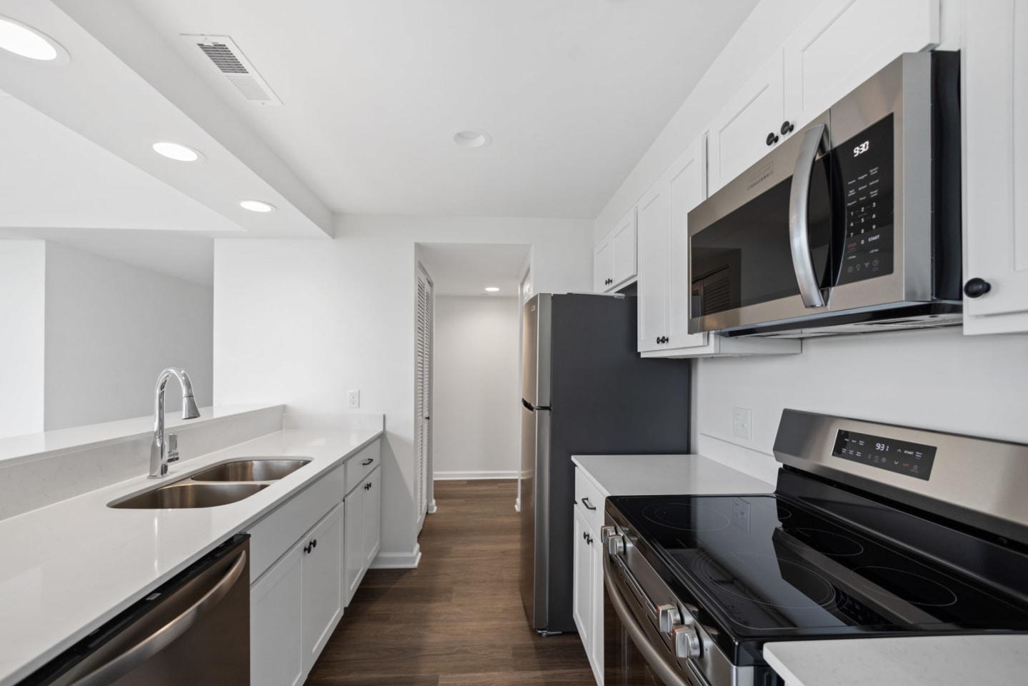 Marott Apartments Image 14