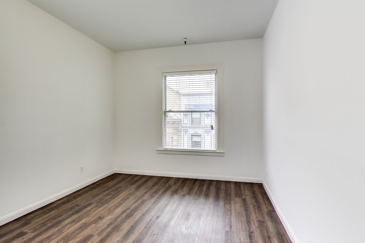 57 Taylor Image 7