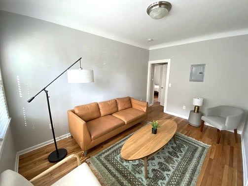 Baker Street Apartments Image 3