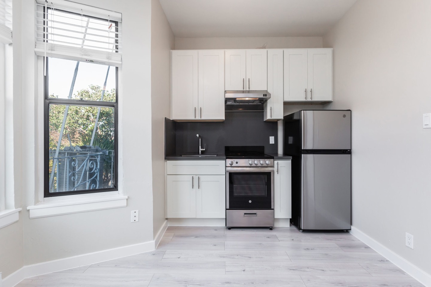 2385 Folsom Image 6