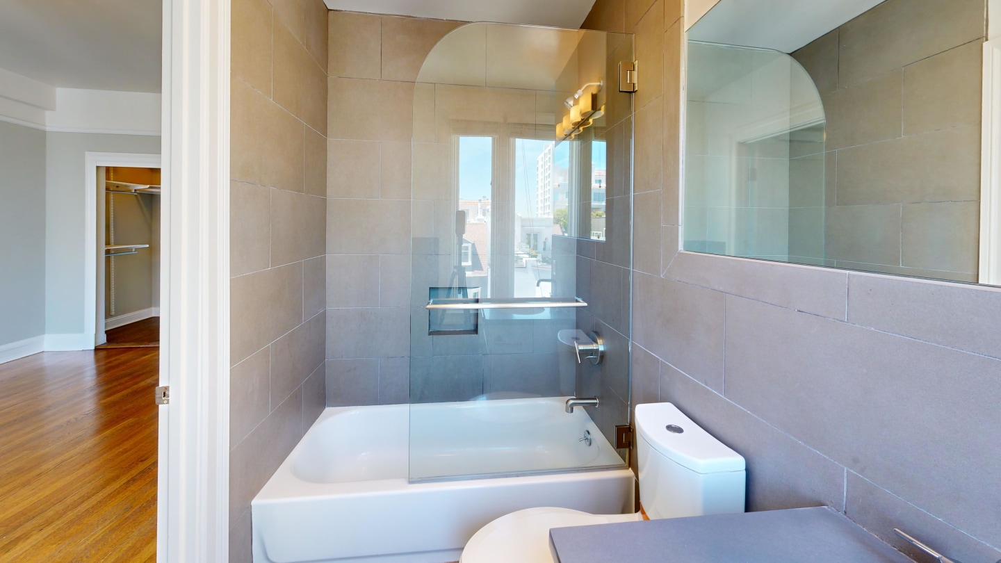 2677 Larkin - Furnished Image 4
