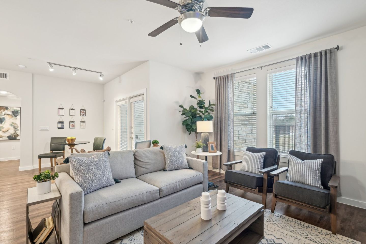 Luxia Rockwall Downes Image 1