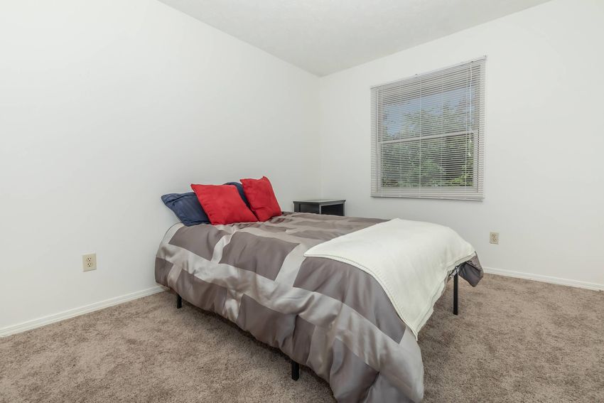 Hoosier Court Apartments Image 32