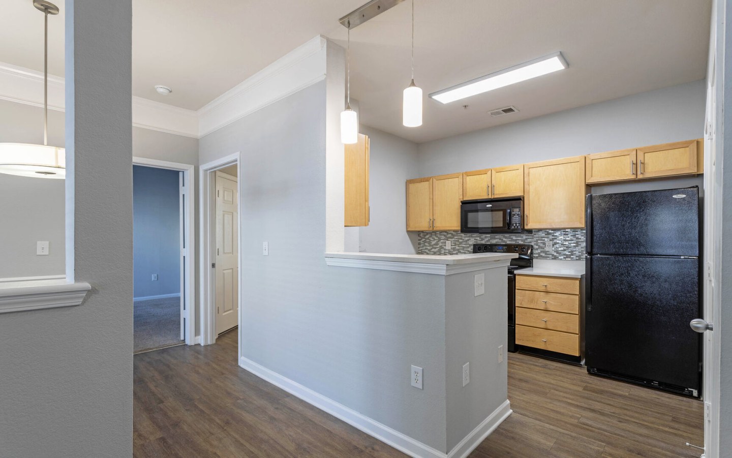 Breakers Point Apartments Image 3