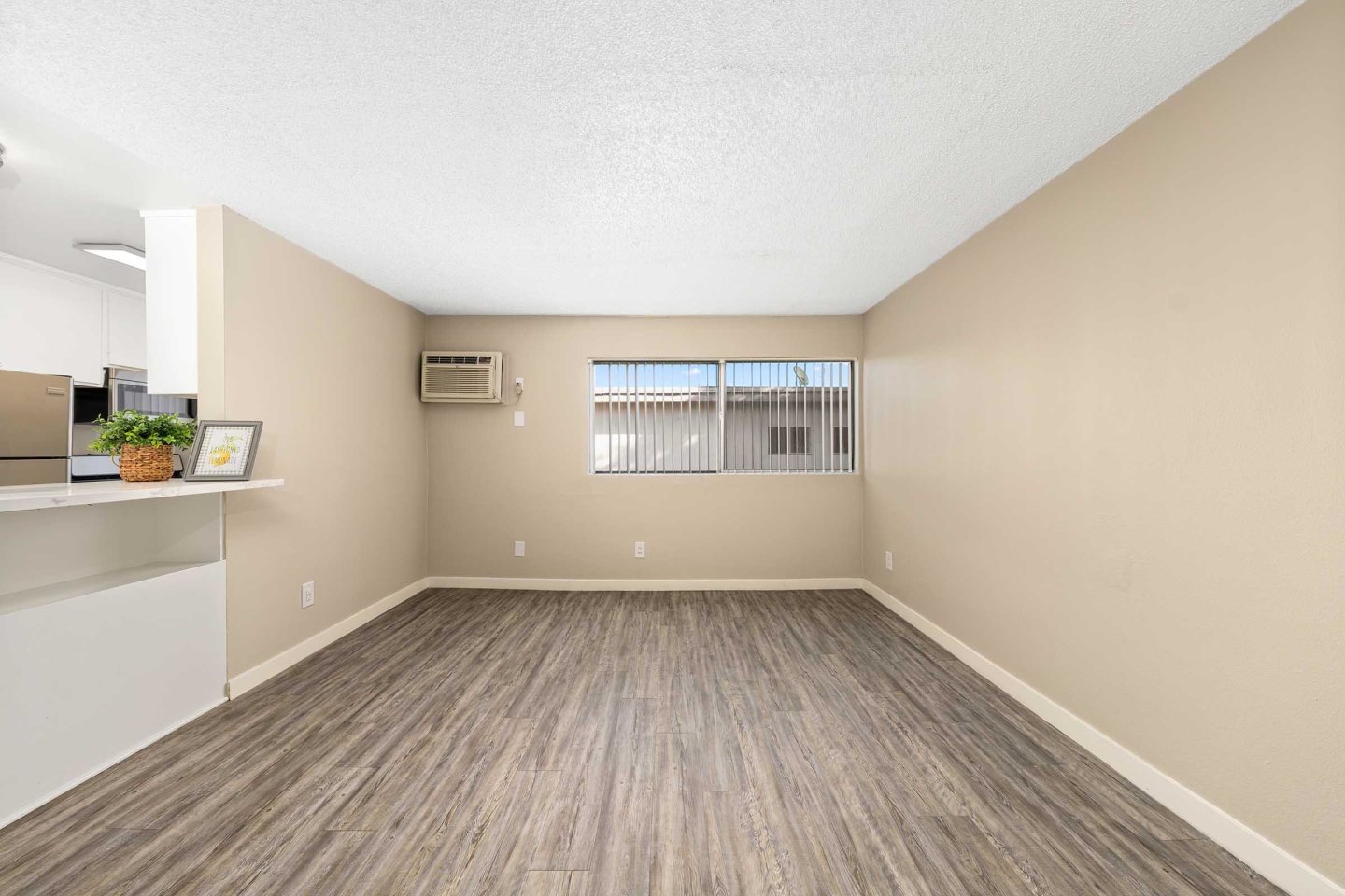 Summerview Beach Resort Luxury Apartments Image 47