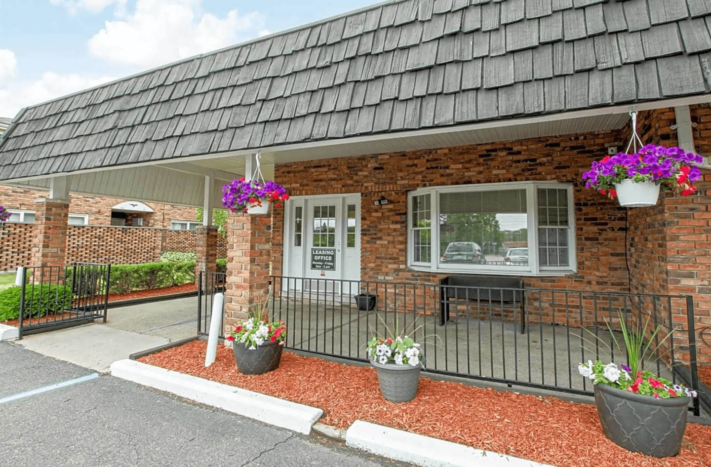 Huntington House Riverview Image 1
