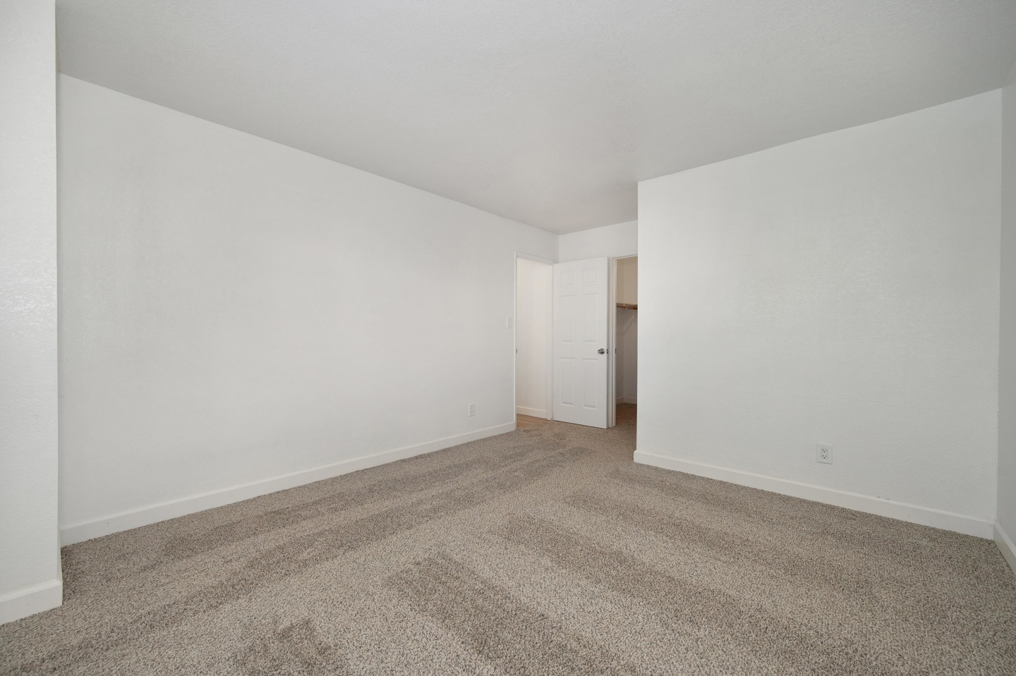 Townhomes at 201 Image 12