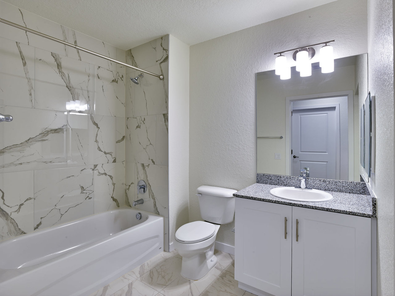 Gateway Luxury Apartments Image 21