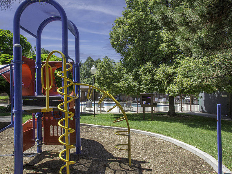 Mountain Shadows Apartments Image 10