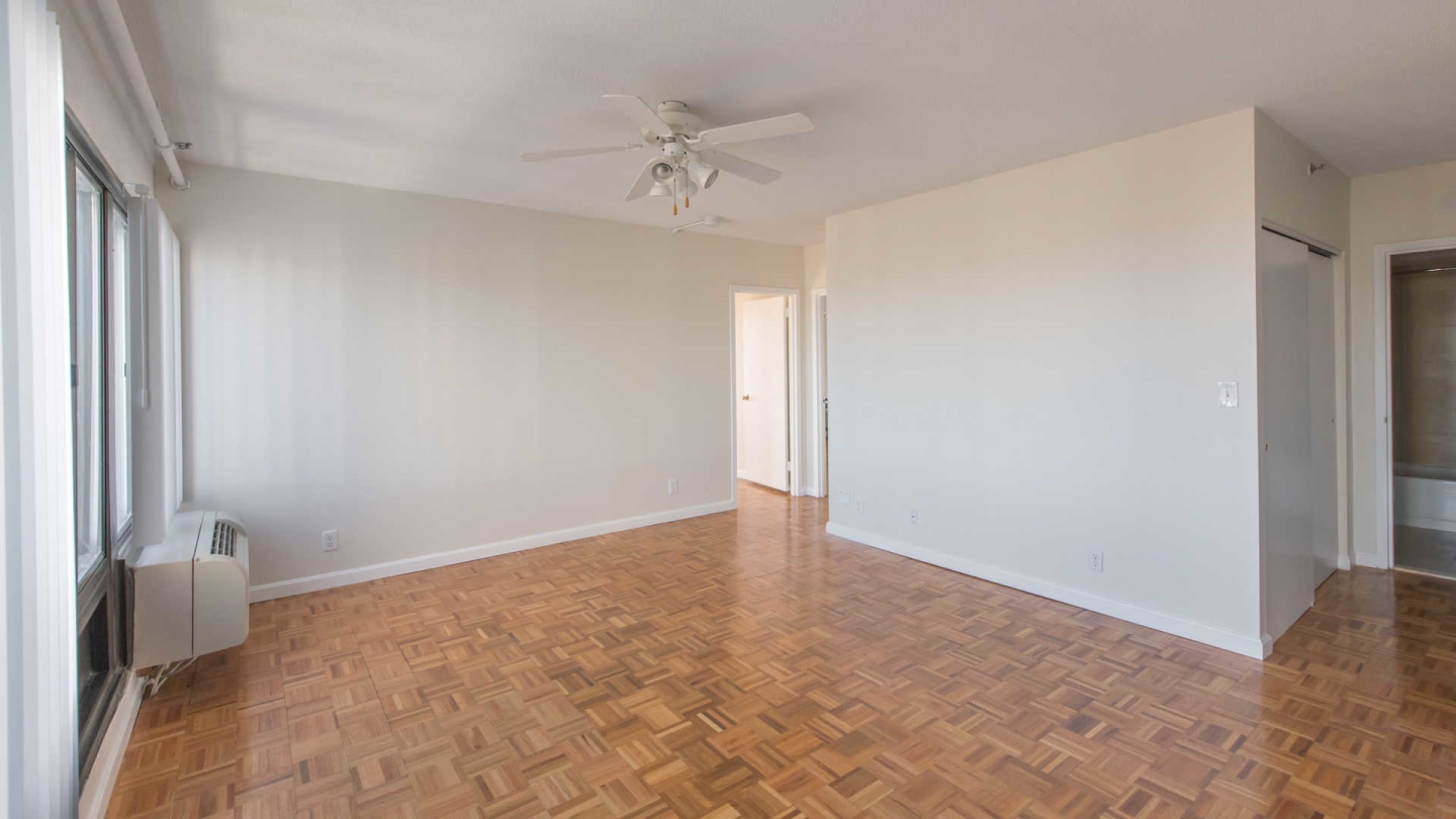 929 House Image 33