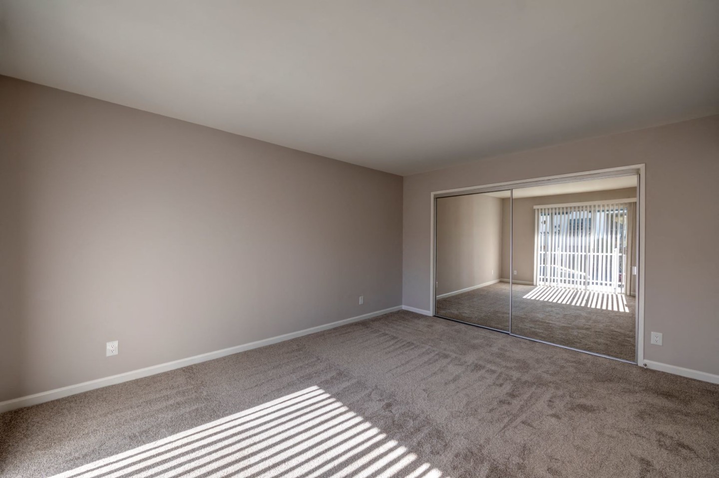 Encino Garden Image 17