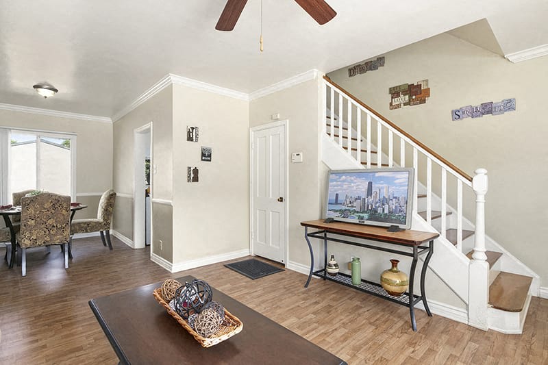 Wyvernwood Garden Apartments Image 7