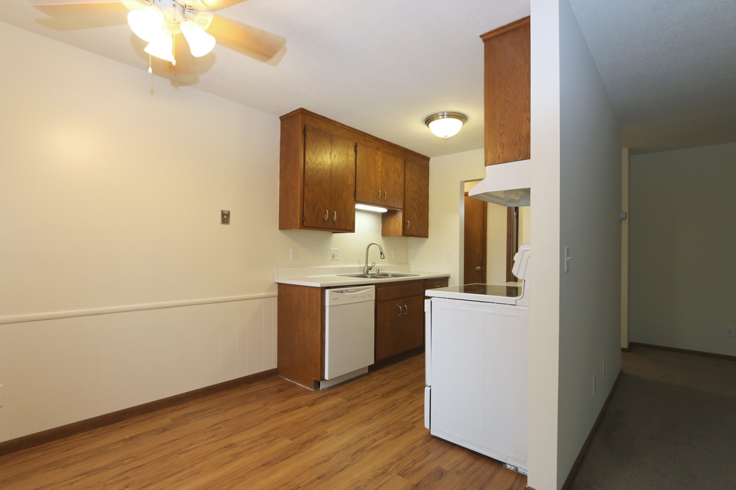 Apache Manor Apartments Image 15