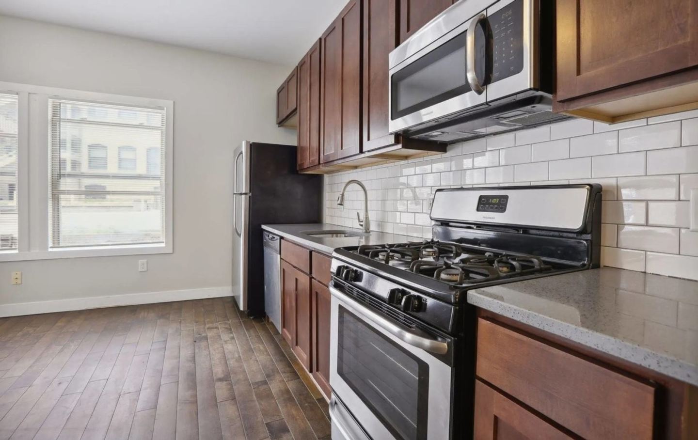 1524 Lasalle Avenue Image 11
